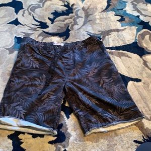 Men’s size 36 Arizona shorts.